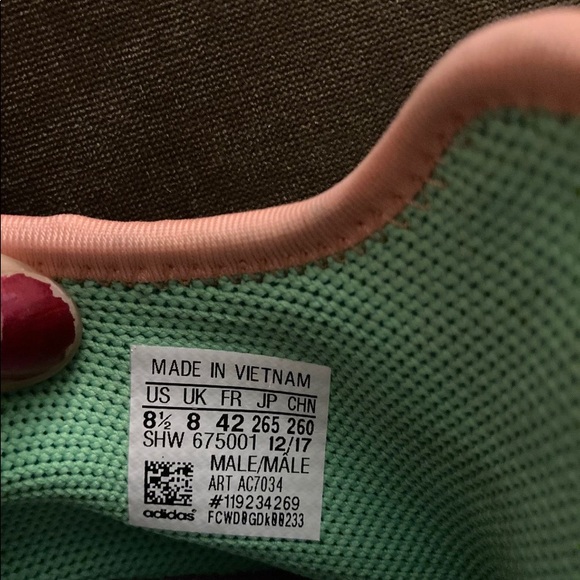 Shoes - Picture 2 of 6